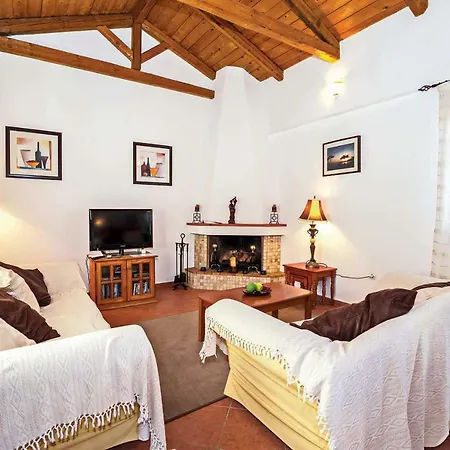 Ano Sleeps 4 Pool Air Con T801665